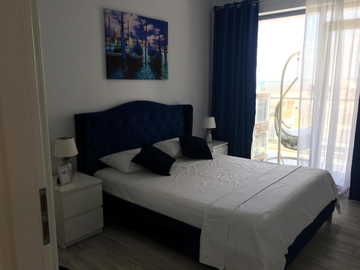 Lotus Blue Apartment Mamaia Exterior photo