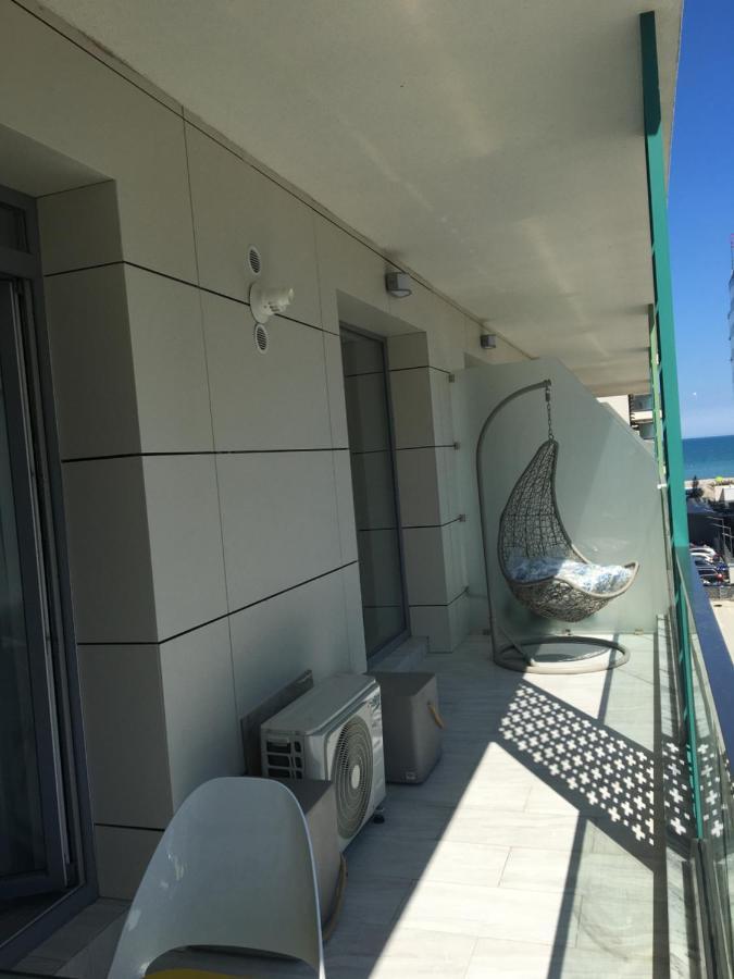 Lotus Blue Apartment Mamaia Exterior photo