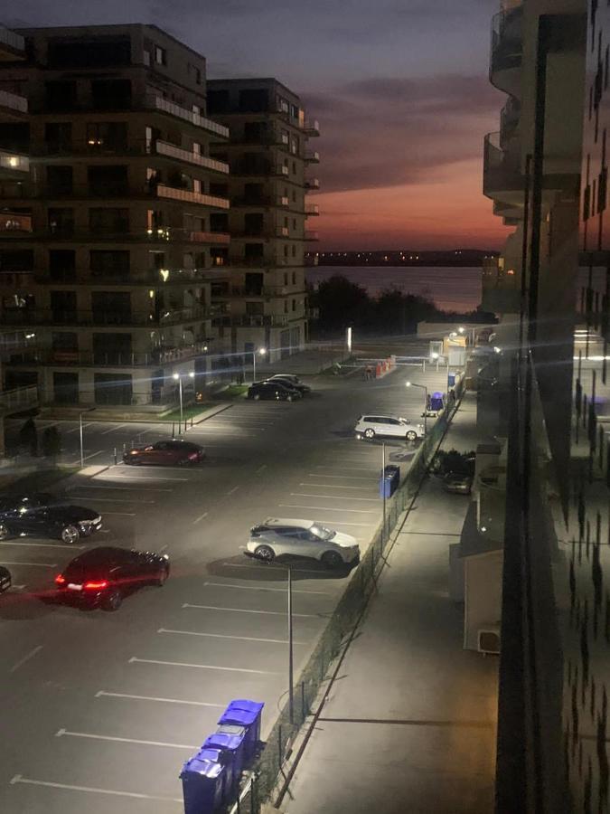 Lotus Blue Apartment Mamaia Exterior photo