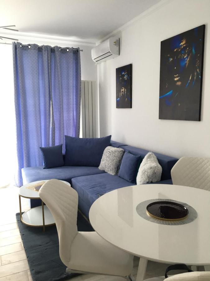 Lotus Blue Apartment Mamaia Exterior photo